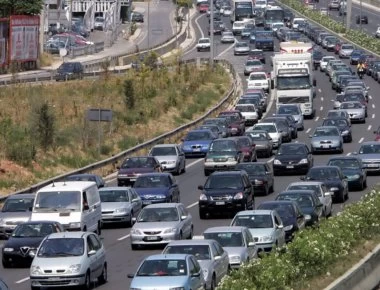 Μποτιλιάρισμα στους δρόμους της Αθήνας- Ταλαιπωρία για τους οδηγούς